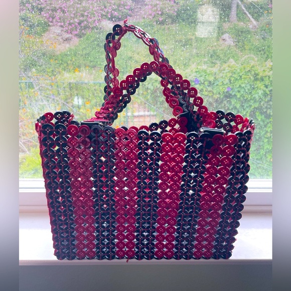 Button bag! Made entirely of red and black buttons. ❤️🖤 - Picture 1 of 3